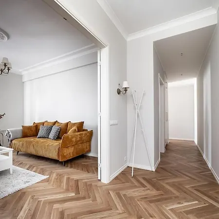 Exclusive In Center Free Parking *