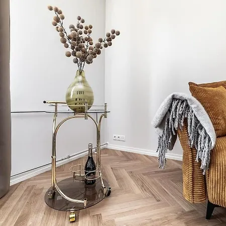 Exclusive In Center Free Parking Apartament