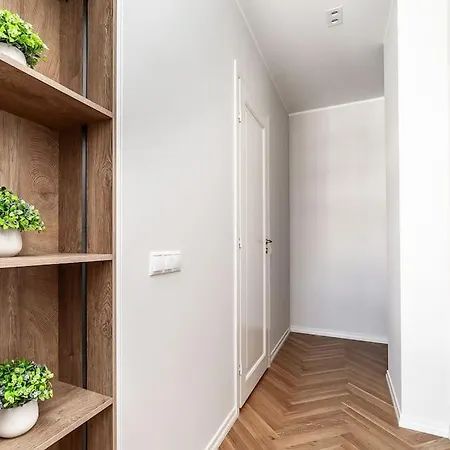 Exclusive In Center Free Parking * Reval